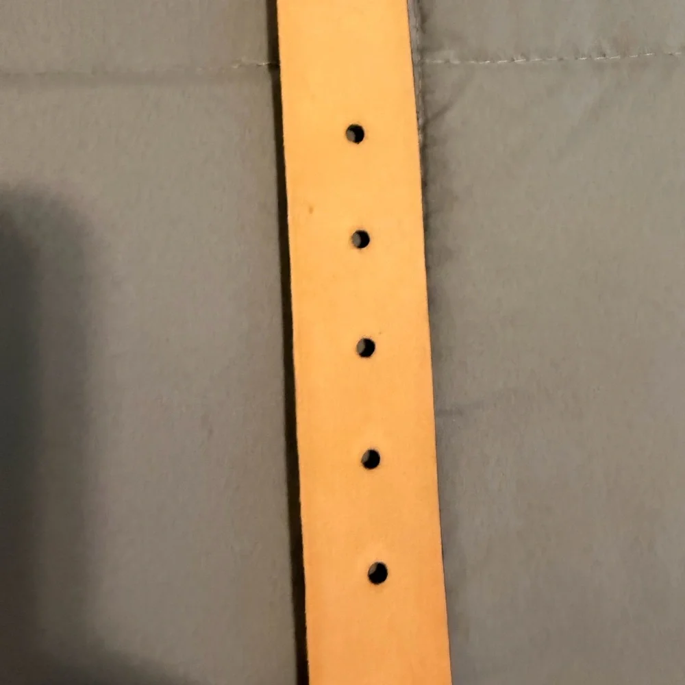 Tommy Bahama Tan Leather Belt - Picture 6 of 8